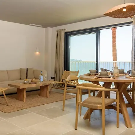 Puerto Marina Ii - Beachfront In Daire *