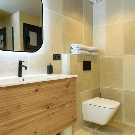 Puerto Marina Ii - Beachfront In Apartament